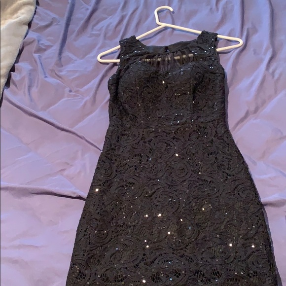 Dress - Picture 1 of 7